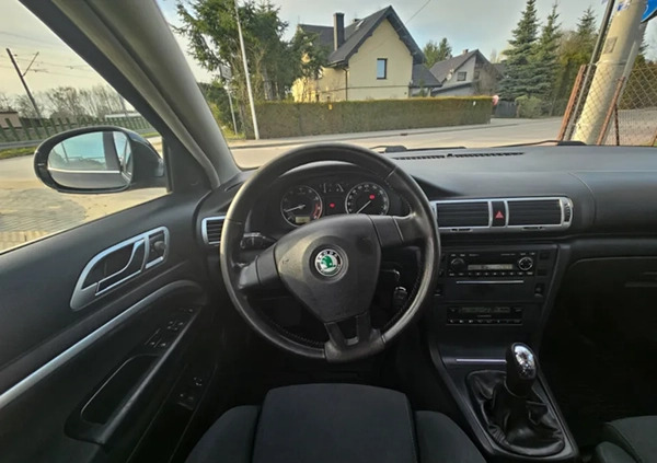 Skoda Superb cena 19900 przebieg: 240000, rok produkcji 2008 z Ciechanów małe 379